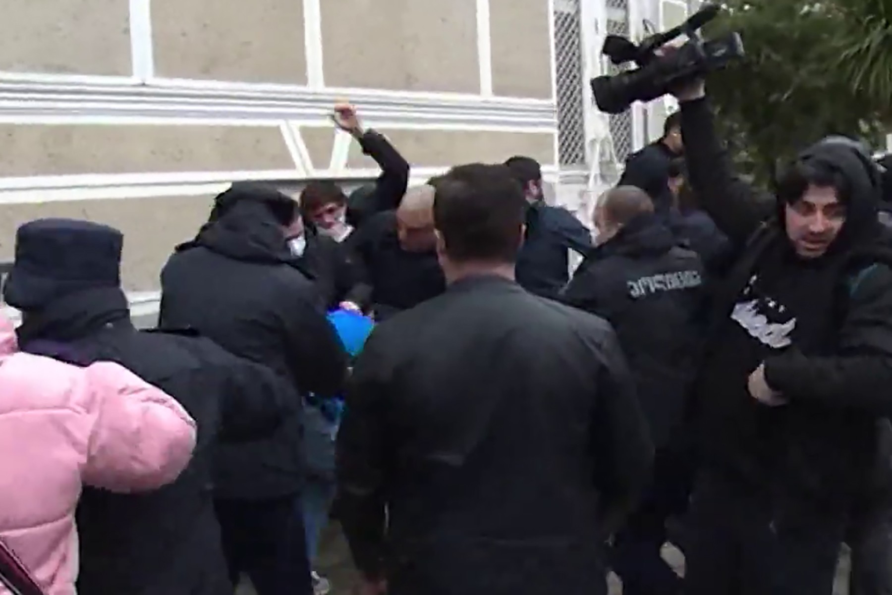 Brawl across from the Conservative Movement office in Kobuleti. Screengrab from channel 25.
