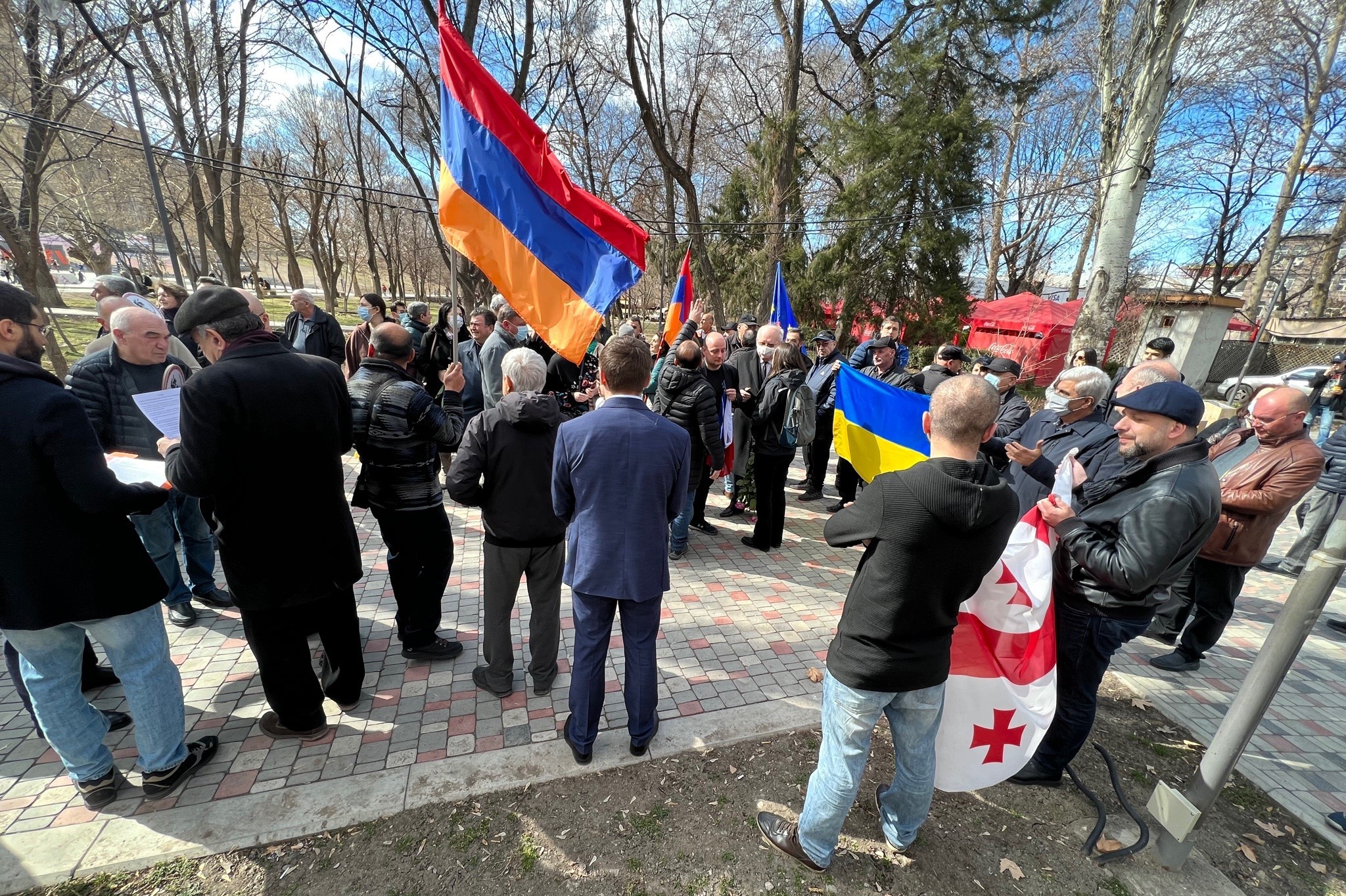 A small pro-Ukraine demonstration in Yerevan on on 27 February. Photo: Stepan Grigoryan.
