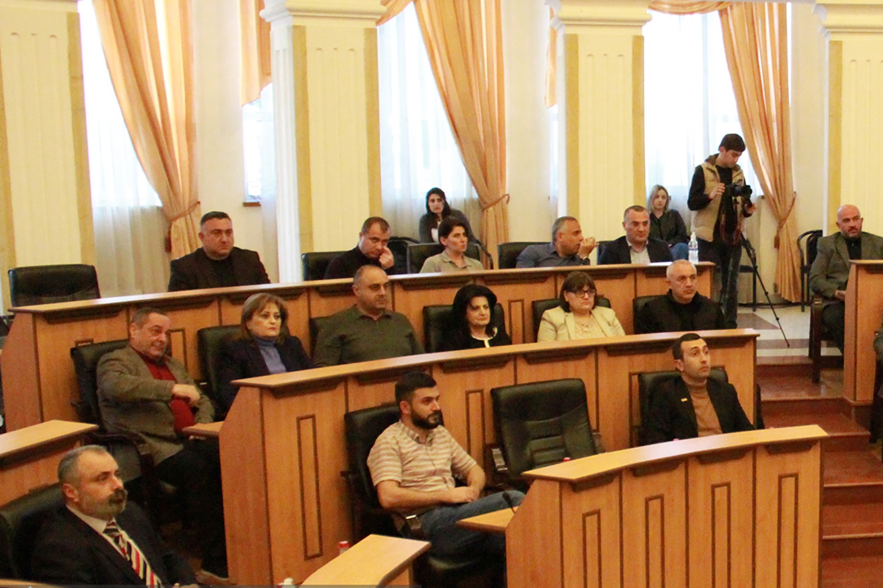 Nagorno-Karabakh MPs gather for an extraordinary session of parliament on 14 April. Photo via nankr.am.