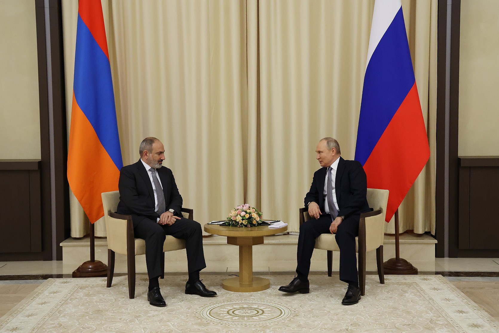 Vladimir Putin and Nikol Pashinyan in Moscow. Official photo.