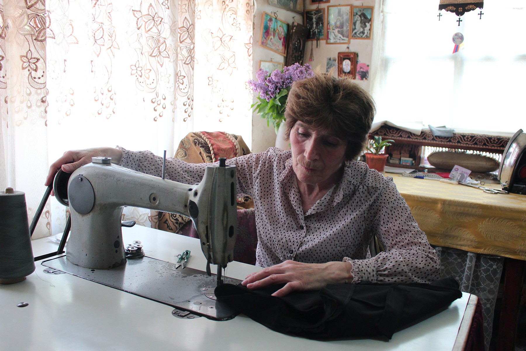 Haykuhi has been working as a tailor for almost 50 years. Photo: Nellie Petrossian/OC Media