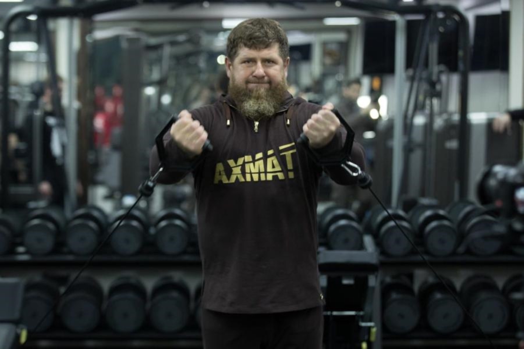 Ramzan Kadyrov at the gym, in an 'Akhmat' hoodie. Photo: Groznyinform.ru