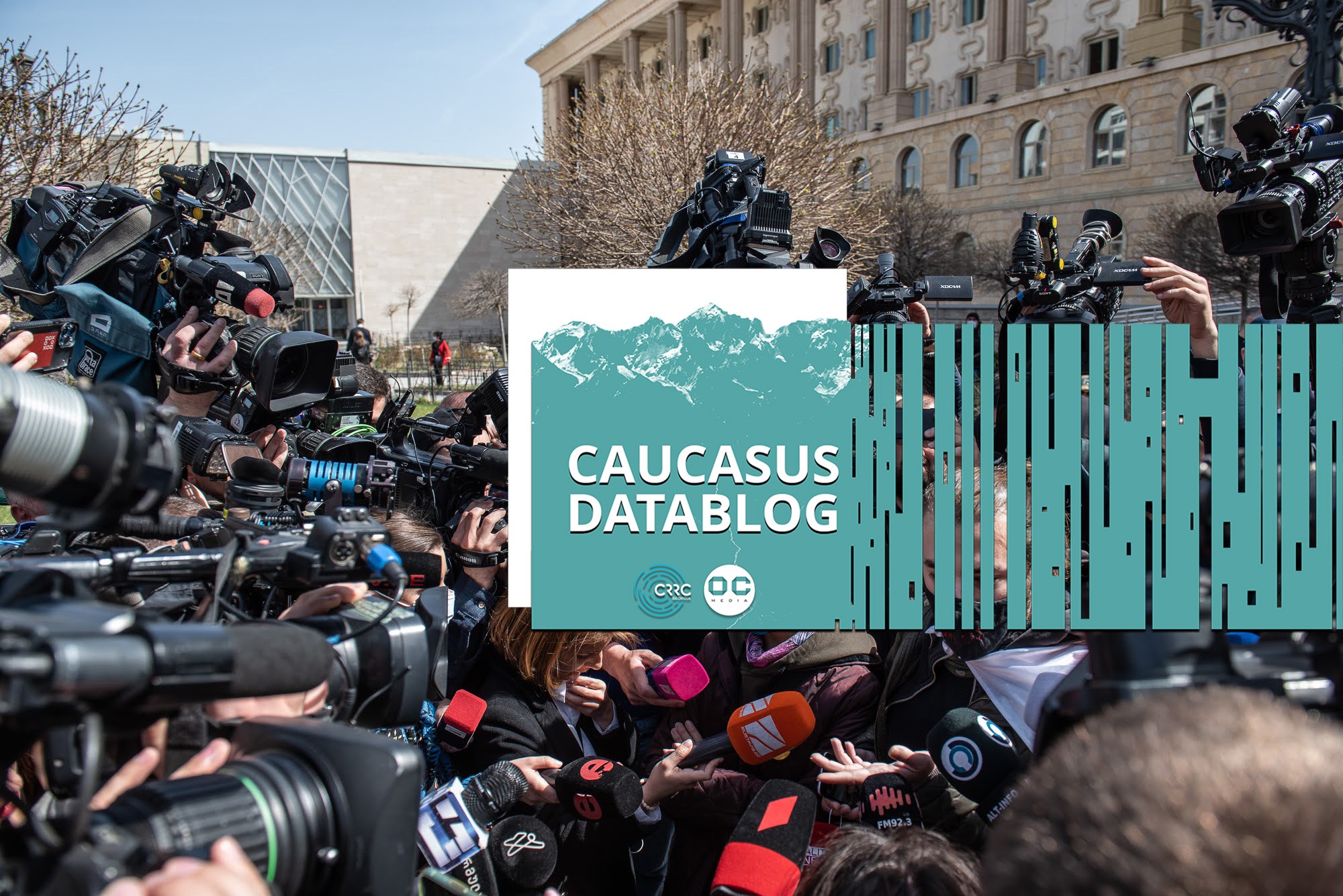 Media outside Tbilisi's city court on 4 April 2022. Photo: Mariam Nikuradze/OC Media