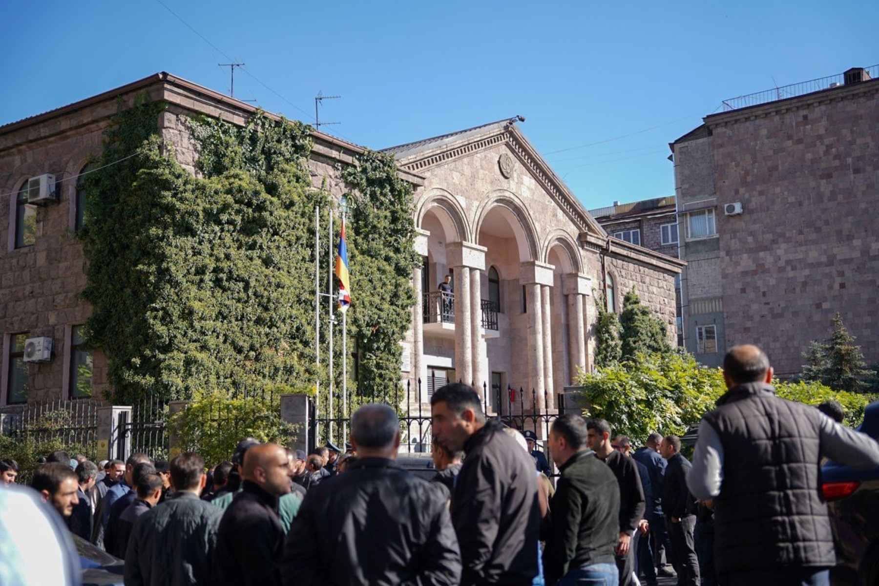 Protesters by the Nagorno-Karabakh Permanent Representative's office in Yerevan. Photo: Step1.am