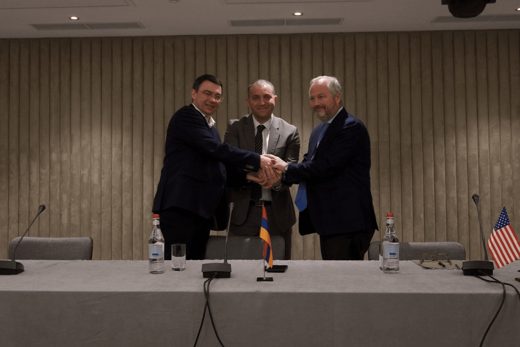 the Vice Chair of EBD, Denis Ilyin (left), the Armenian Minister of Economy Vahan Kerobyan (centre), and Jeffrey Coach, a board member at Lydian Armenia. Image via the Ministry of Economy.