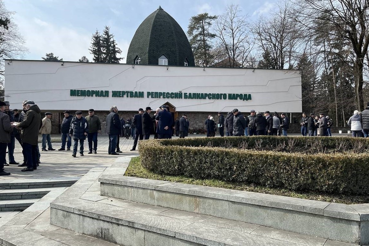 A memorial dedicated to the victims of the Soviet Union’s deportation of the Balkars in Nalchik. Image via TASS.