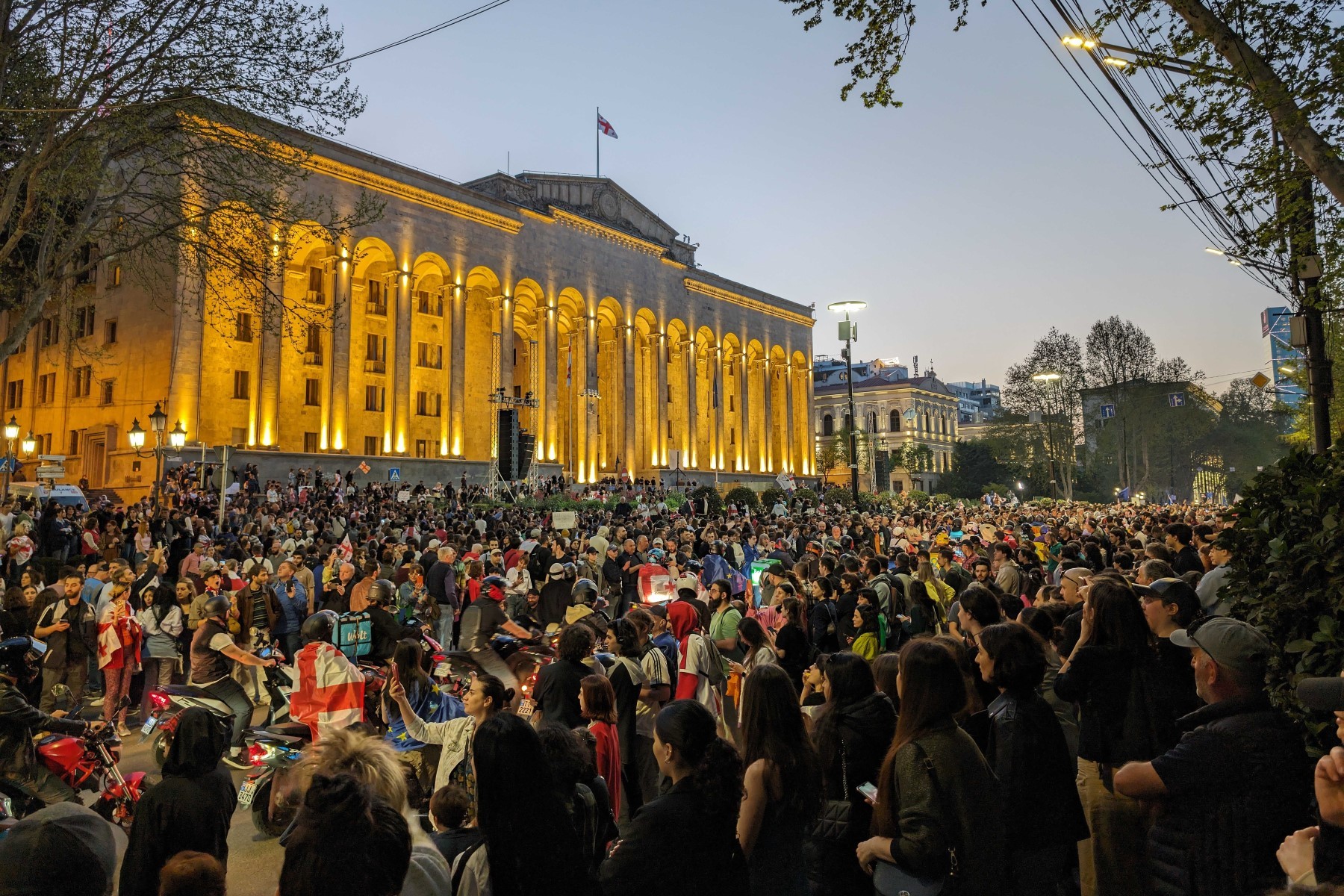 A crowd of thousands of protesters in front of the parliament building on Wednesday. Photo: Robin Fabbro/OC Media
