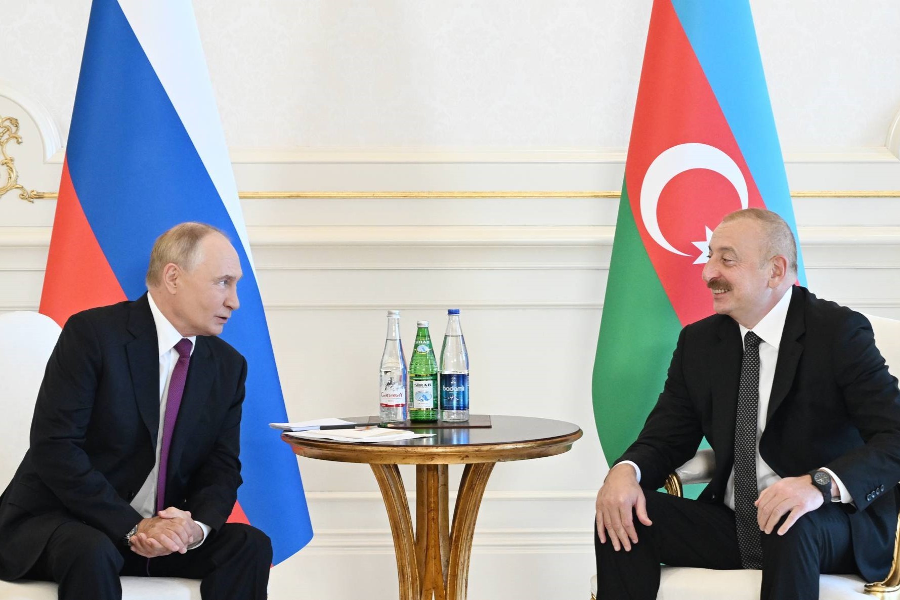 Russian President Vladimir Putin and Azerbaijani President Ilham Aliyev in Baku. Image via president.az.