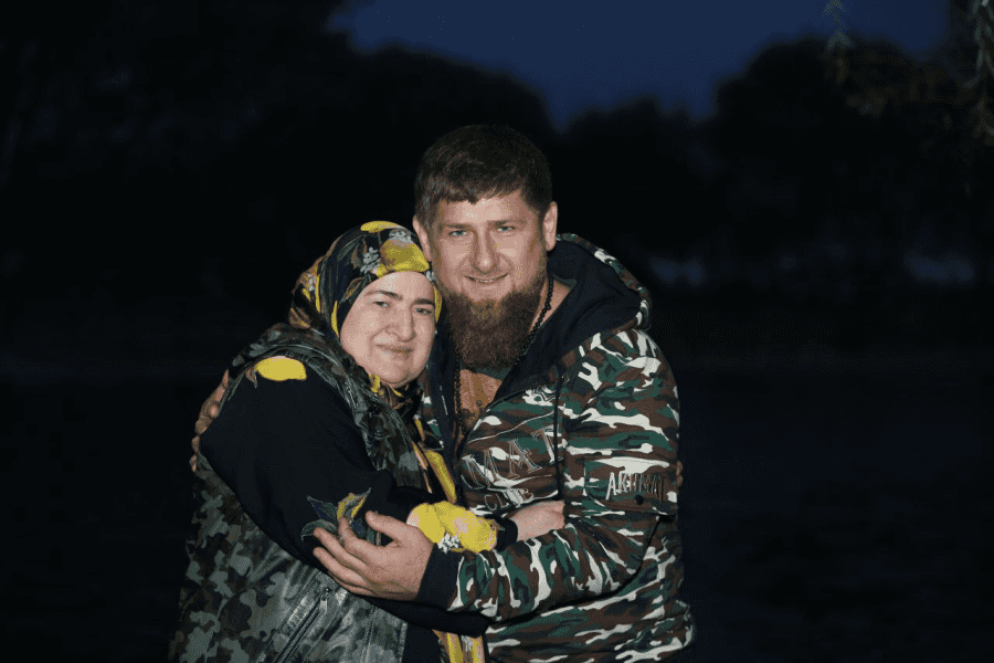 Ramzan Kadyrov and his mother Aimani. Photo: grozny-inform.ru