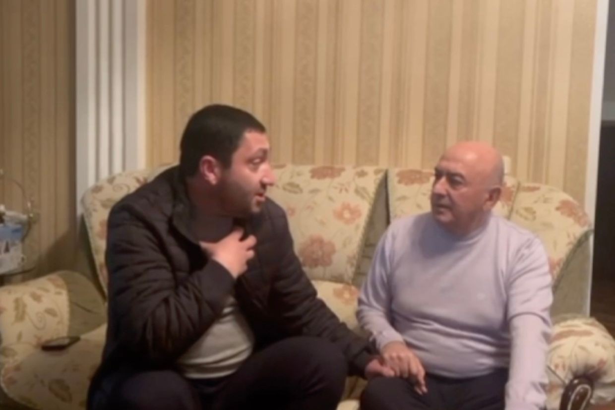 The honorary representative of the Armenian community, Khachik Minasyan (right), with Abkhazian recording participant Enver Bganba (left). Screengrab.