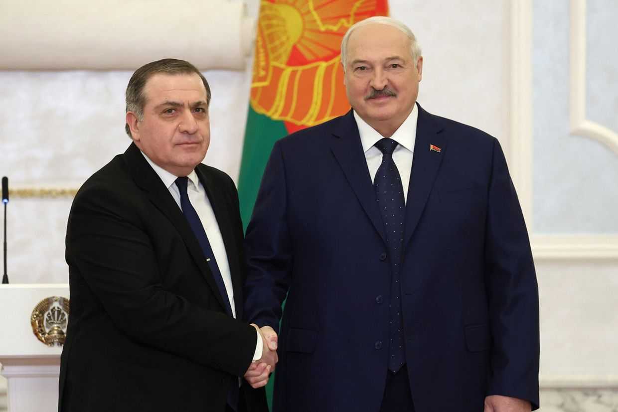 Belarusian President Aliaksandr Lukashenka (right) and Georgia's ambassador to Belarus, Giorgi Saganelidze (left). Official photo.