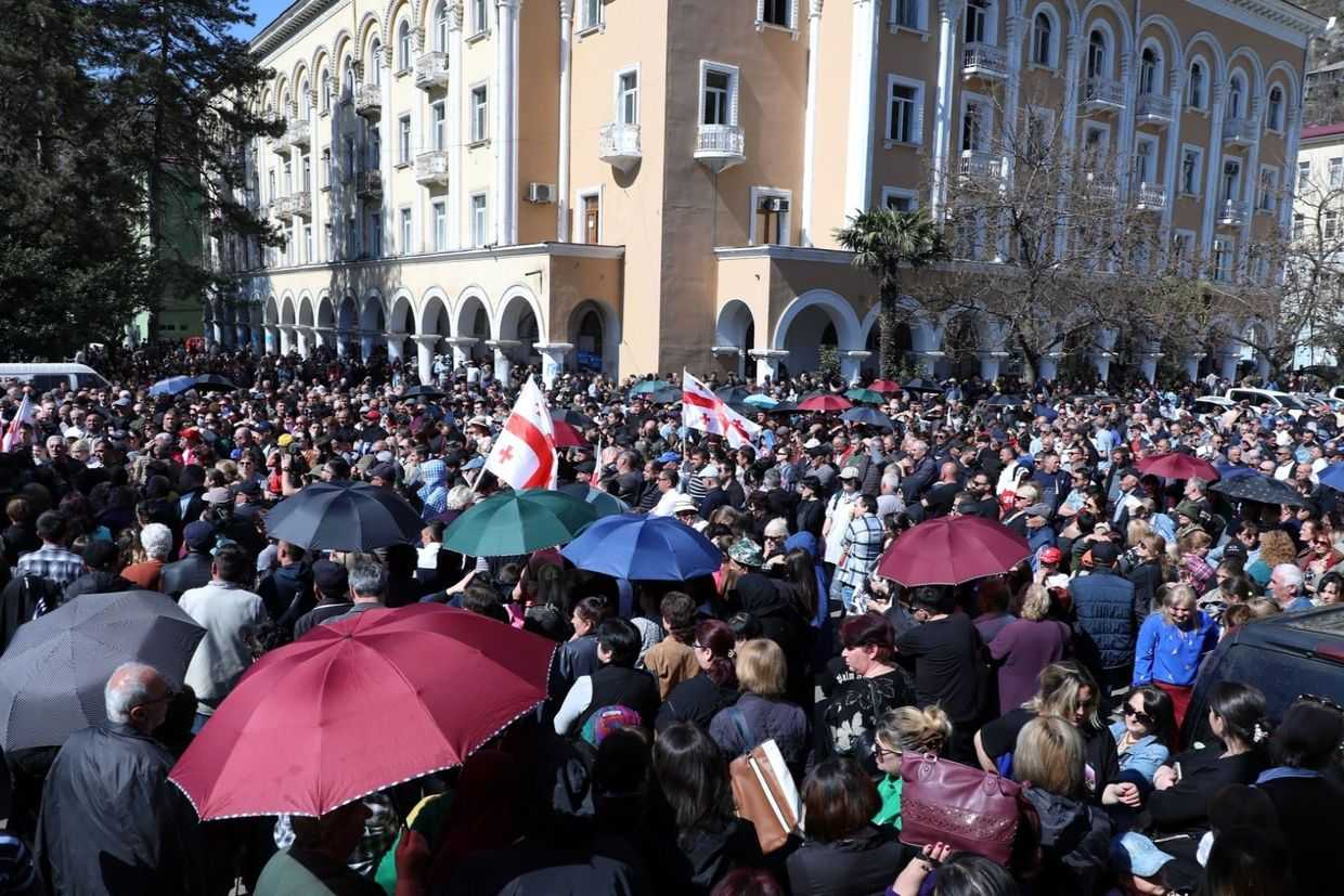 Protest rally held by miners in Chiatura on Saturday. Photo: Mtis Ambebi.