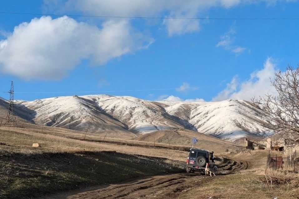 EU Monitoring Mission patrolling in Kutakan, where shootings were heard. Photo: Gevorg Tosunyan/CivilNet.