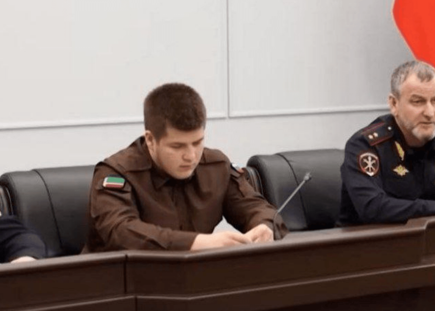 Adam Kadyrov on the departmental meeting. Photo: screenshot from video.