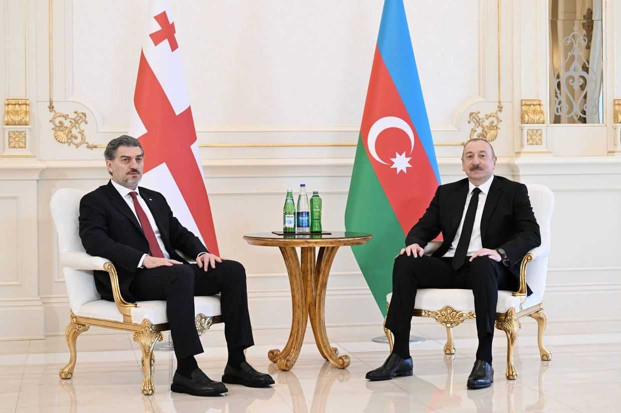 Georgian President Mikheil Kavelashvili (left) meets with Azerbaijani President Ilham Aliyev in Baku. Official photo.