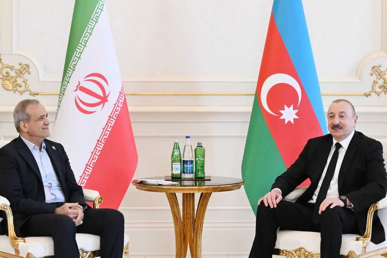 Iranian President Masoud Pezeshkian (left) and Azerbaijani President Ilham Aliyev in Baku in April 2025. Official photo.