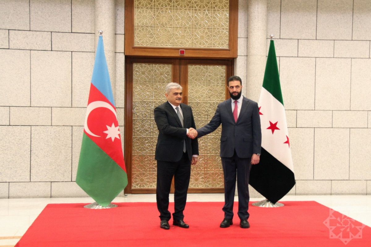 Azerbaijani deputy Prime Minister Samir Sharifov and Syrian Preident Ahmad al-Sharaa in Damascus. Photo: APA. 
