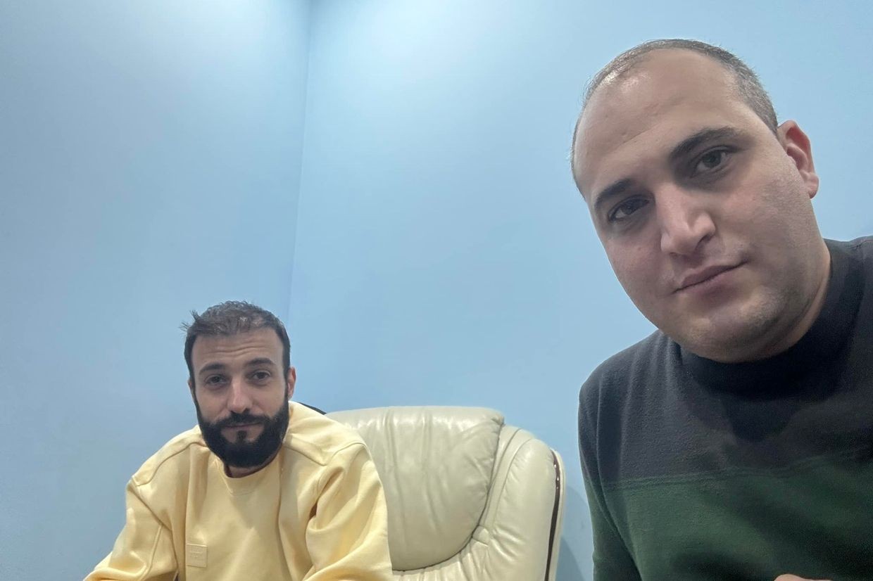 Vazgen Saghatelyan (left) and Narek Samsonyan (right), the hosts of the anti-government Imnemnimi podcast. Photo from social media.