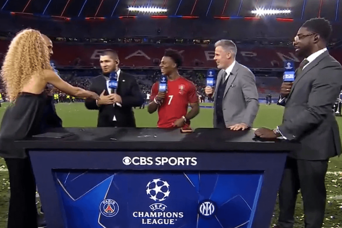 Khabib Nurmagomedov refuses the shake hands with <em>CBS Sports</em> presenter Kate Abdo. Screengrab from video.