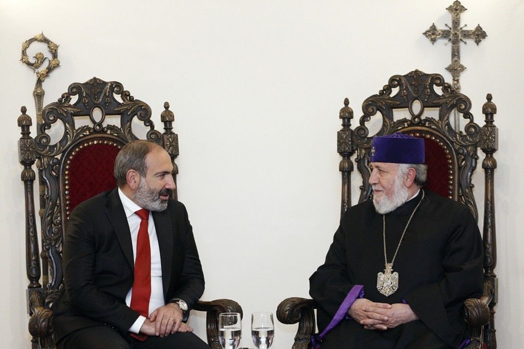 Prime Minister Nikol Pashinyan and Catholicos Karekin II in 2018. Official photo.