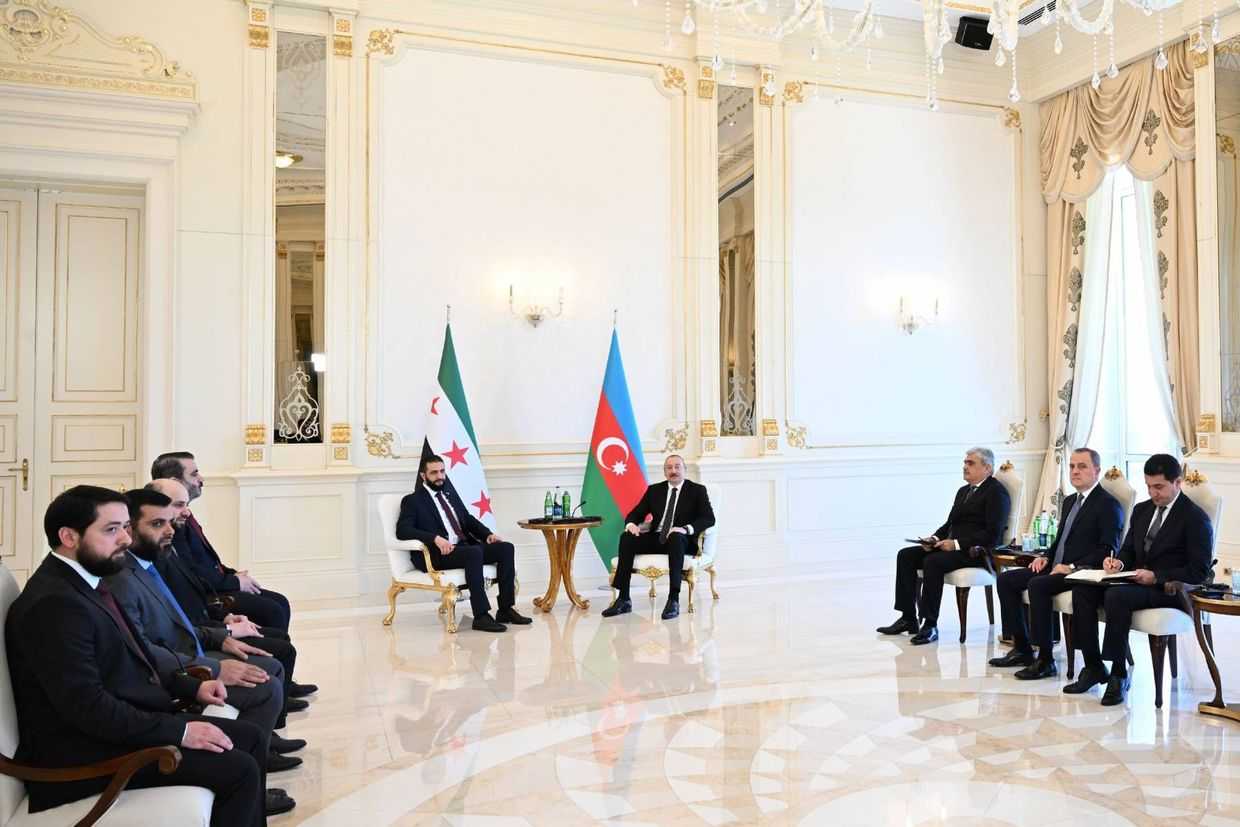 Azerbaijani President Ilham Aliyev meeting with Syrian President Ahmad al-Sharaa in Baku. Official photo.