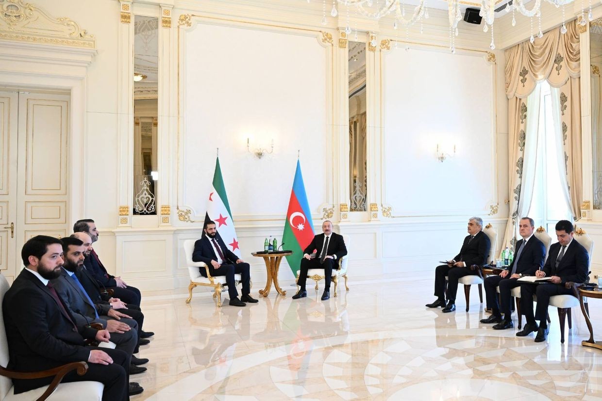 Azerbaijani President Ilham Aliyev meeting with Syrian President Ahmad al-Sharaa in Baku. Official photo.