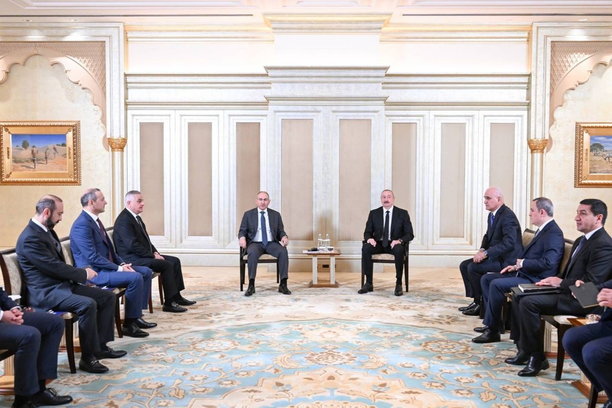 Armenian Prime Minister Nikol Pashinyan and Azerbaijani President Ilham Aliyev meet in Abu Dhabi. Official photo.