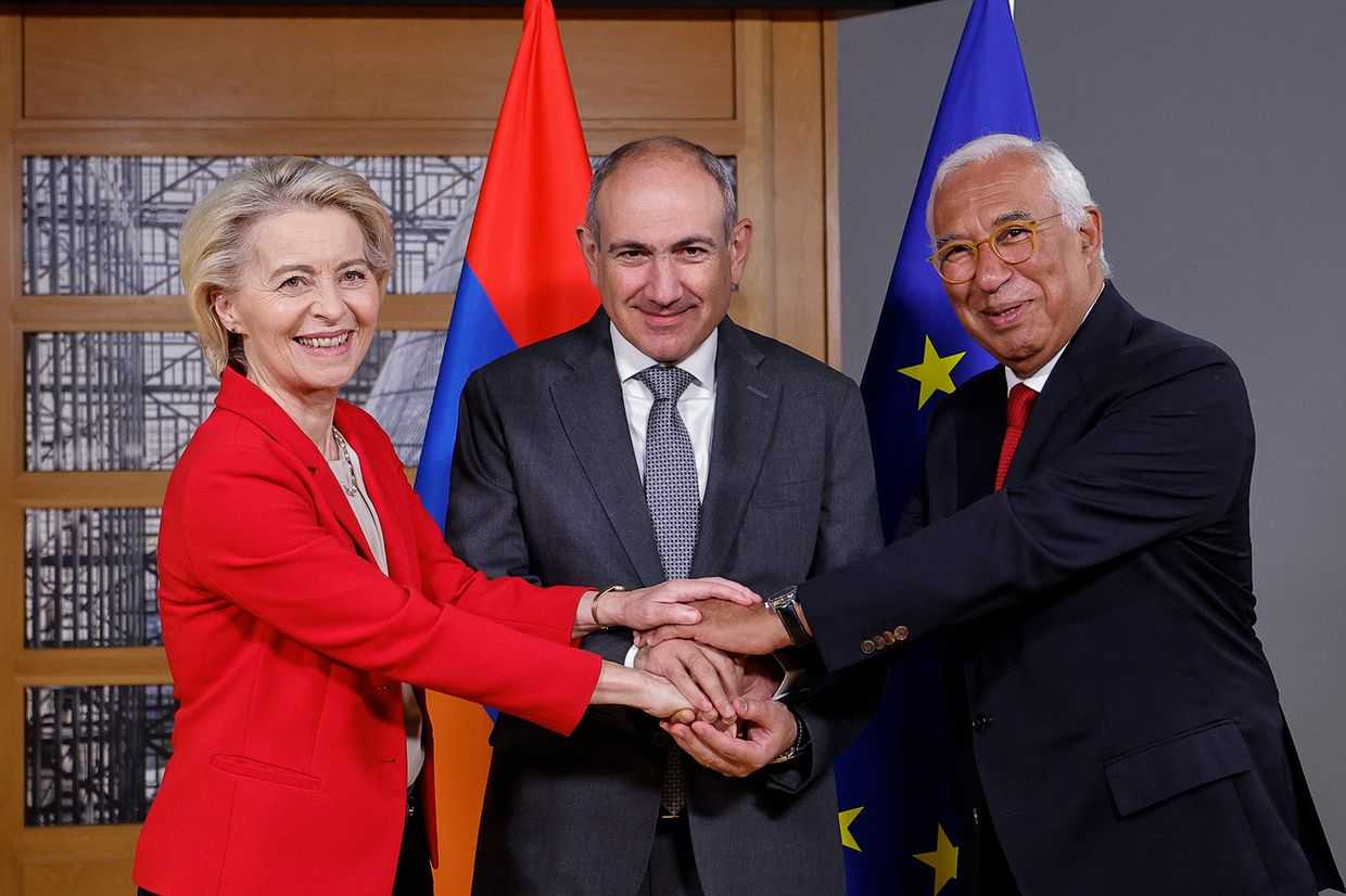 EU Commission President Ursula von der Leyen, Armenian Prime Minister Nikol Pashinyan, and EU Council President António Costa. Official photo.