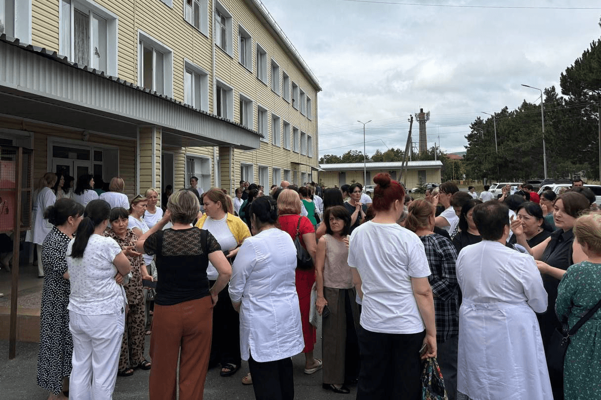 The rally in South Ossetia. Photo: Bonvarnon.