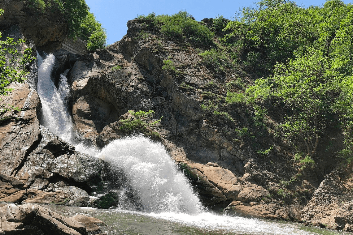 Khuchninsky waterfall. Photo: extraguide.ru. 