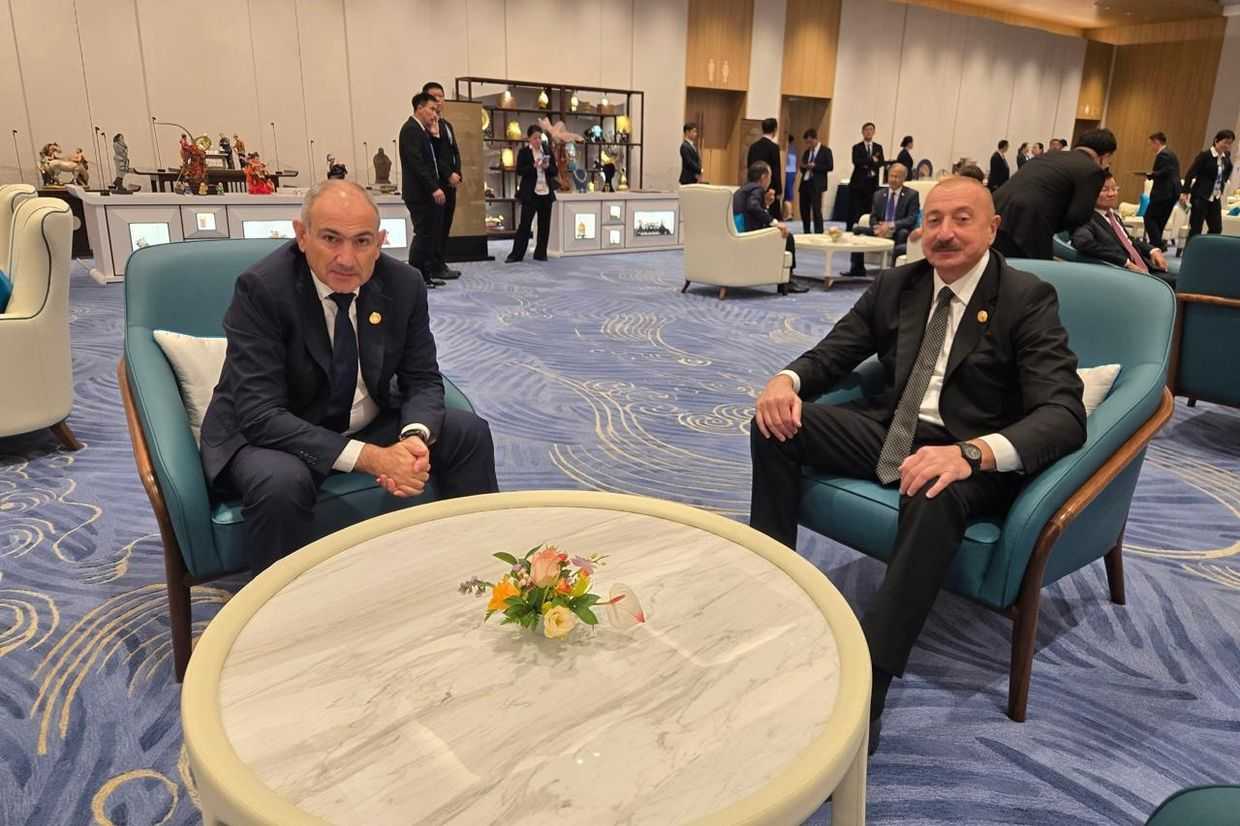 Prime Minister Nikol Pashinyan and Azerbaijani President Ilham Aliyev. Official photo.