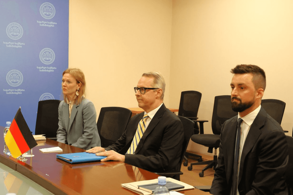German Ambassador to Georgia Peter Fischer (centre) during the meeting at Georgia's Foreign Ministry on 24 September 2025. Official photo.