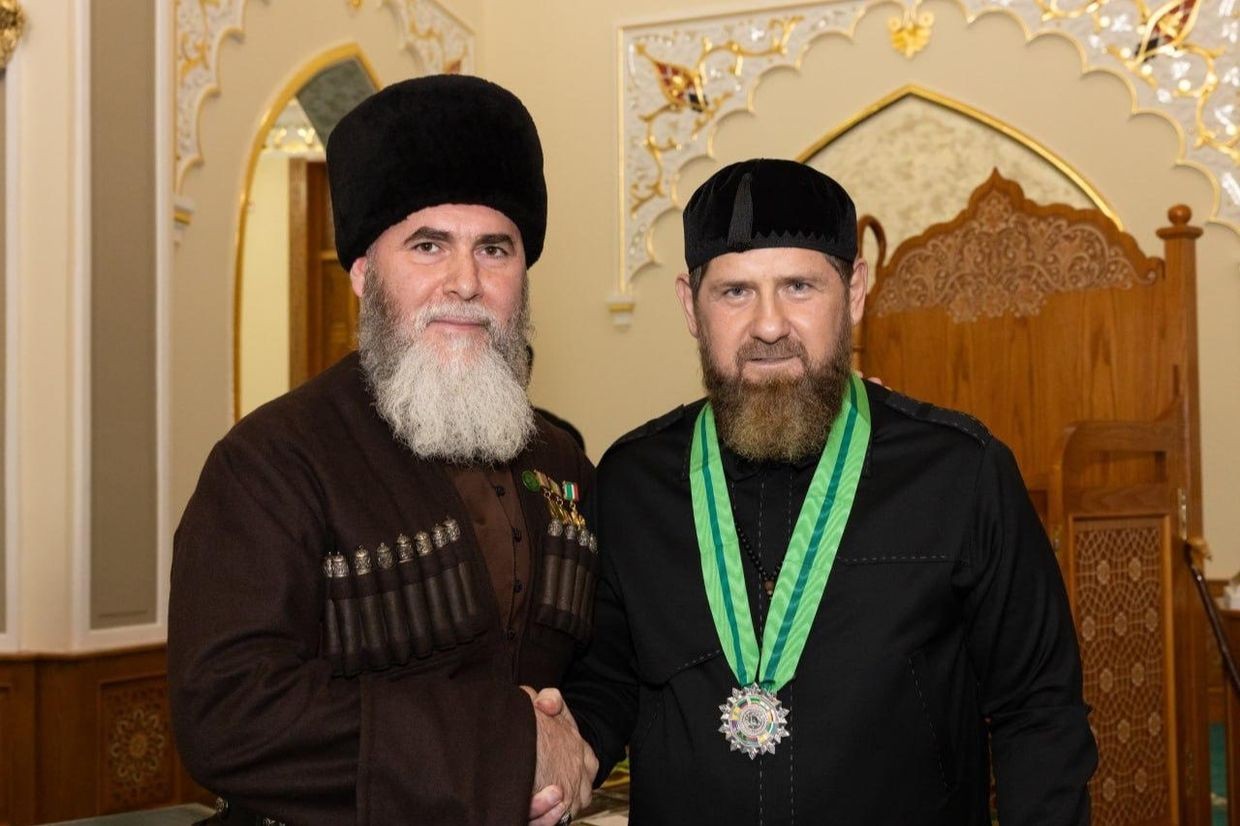 Salakh Mezhiev and Ramzan Kadyrov. Photo: Chechnyatoday.ru.