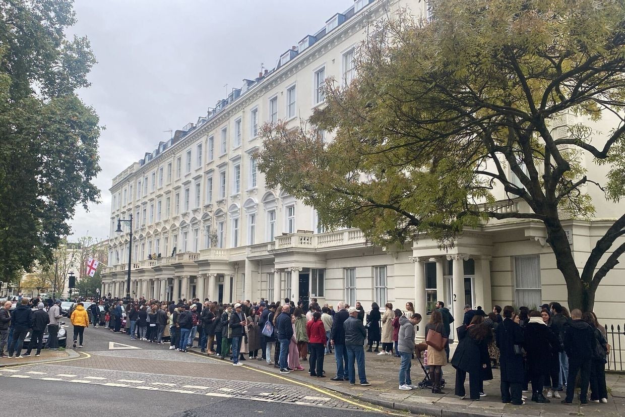A queue of voters waiting to vote in the 2024 parliamentary elections outside the Georgian Embassy in London. Photo: Mariam Vekua/OC Media