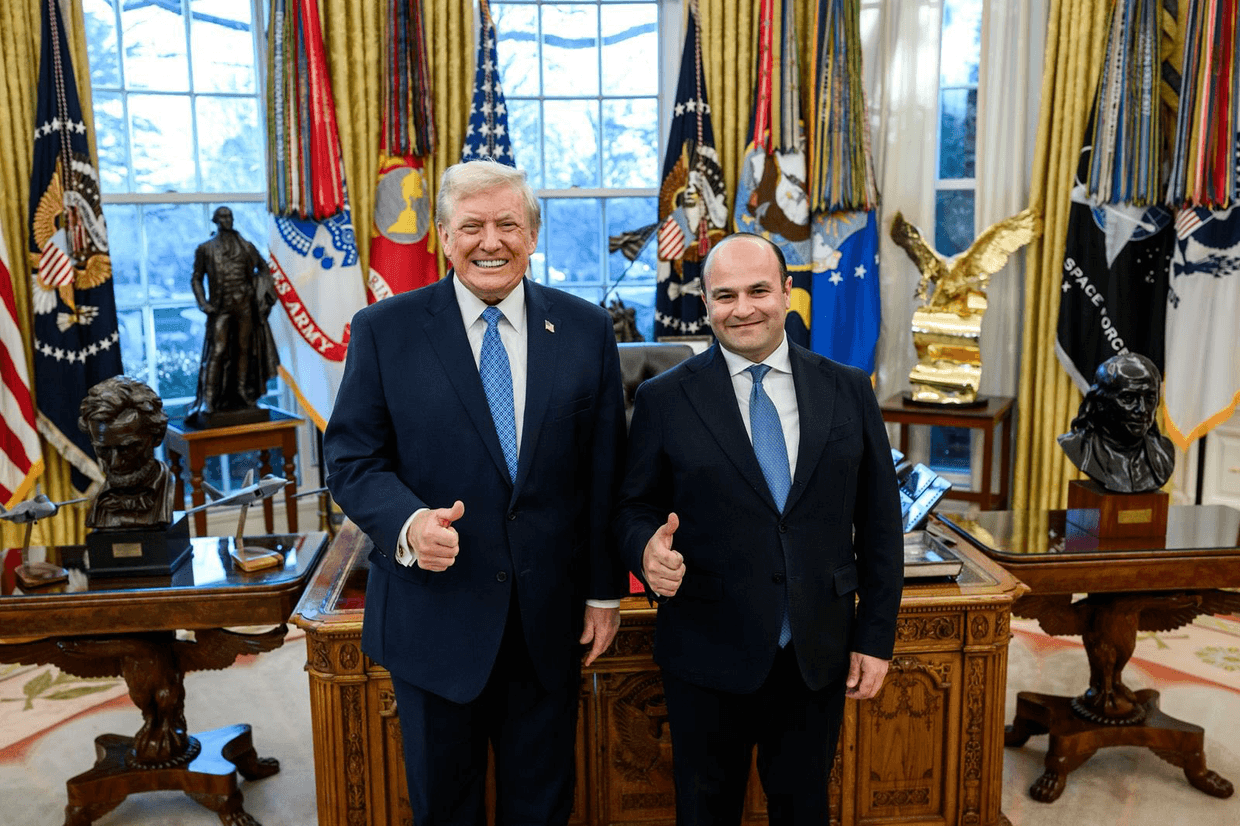 US President Donald Trump and Narek Mkrtchyan, Armenia’s Ambassador to the US, meet in the White House. Official photo.