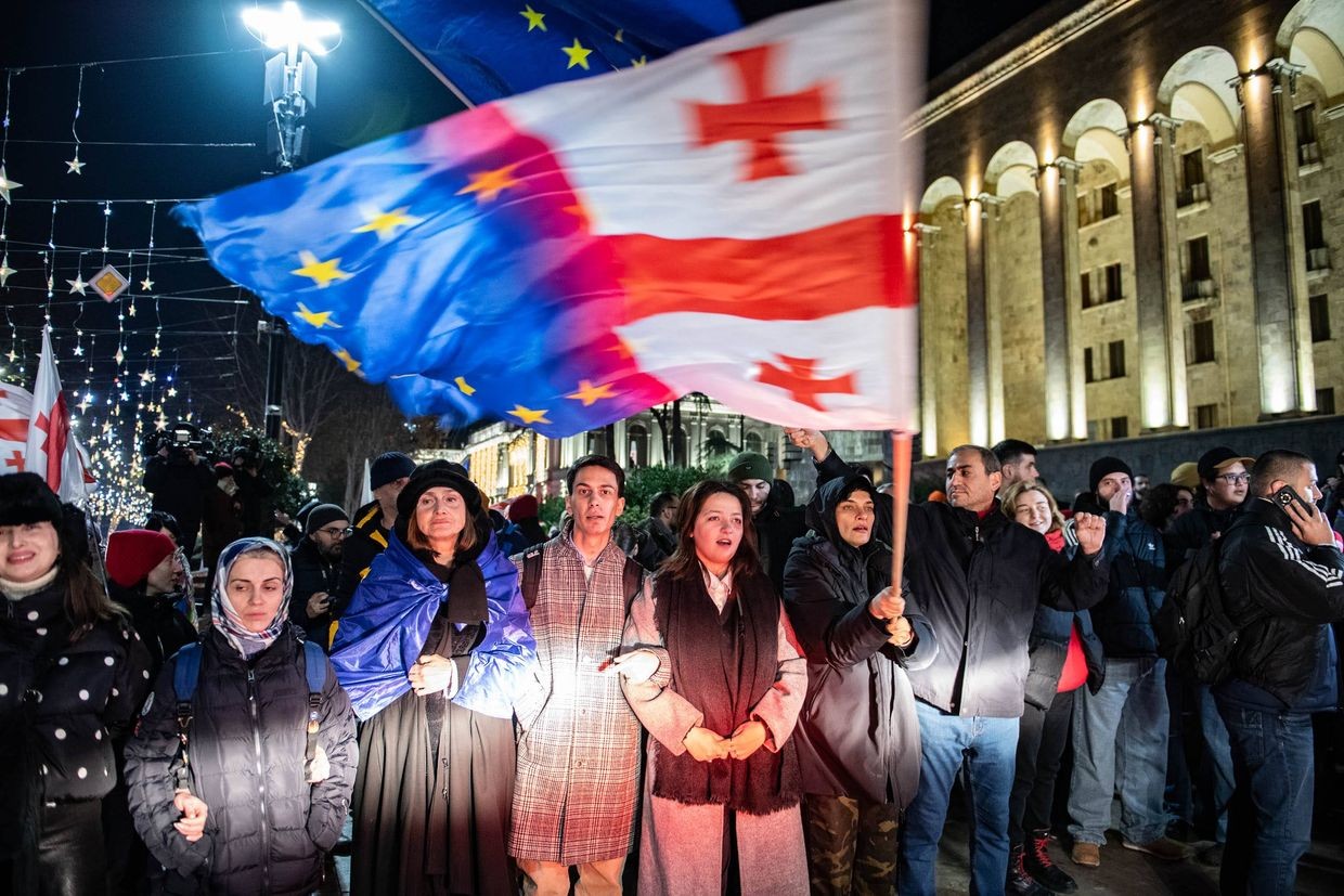 Anti-government protest outside parliament on the evening of 17 December. Photo: Mariam Nikuradze/OC Media. 