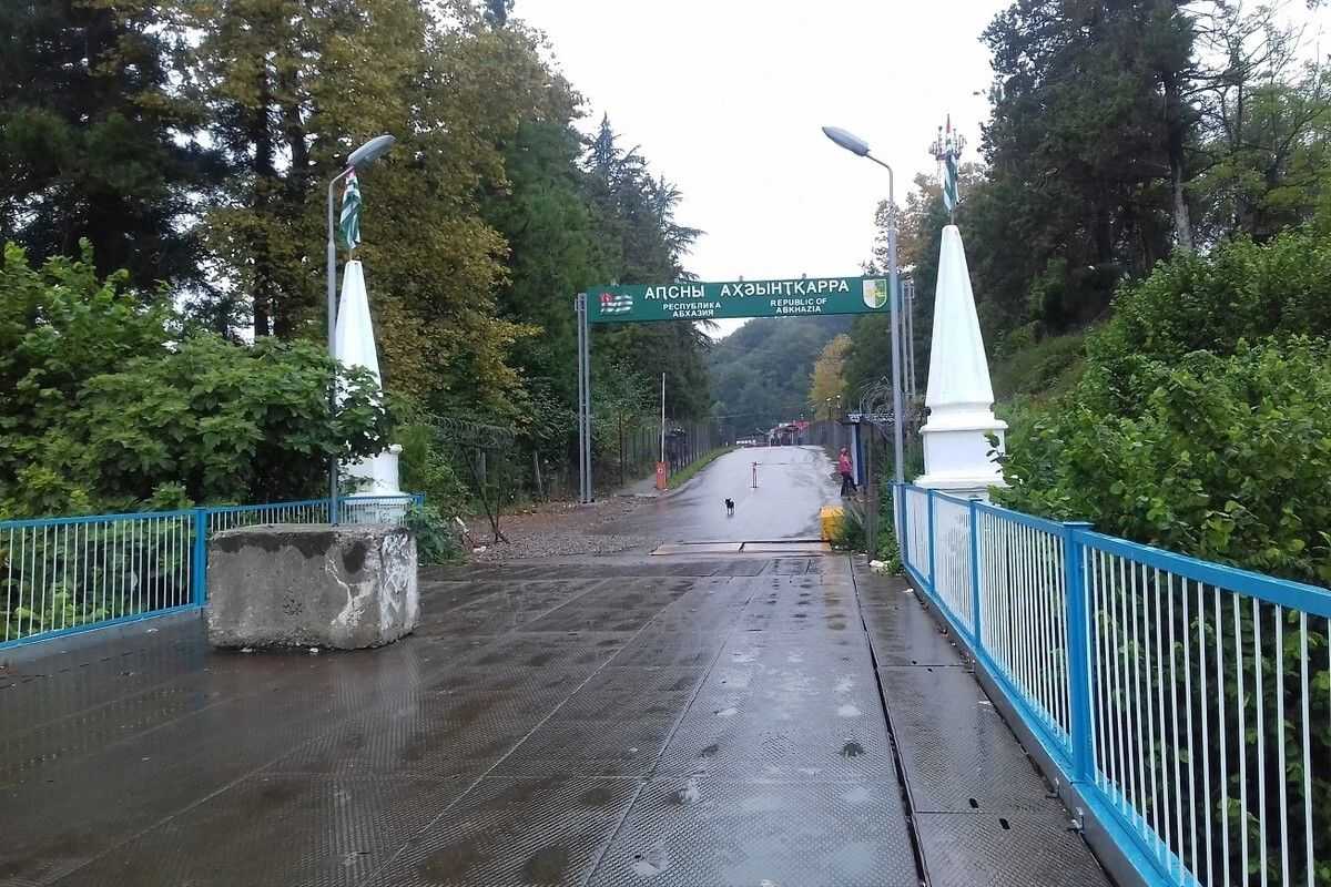 The bridge over the River Enguri (Ingur) separating Abkhazia from Georgian-government controlled territory. Photo: Nino Gogua/OC Media.