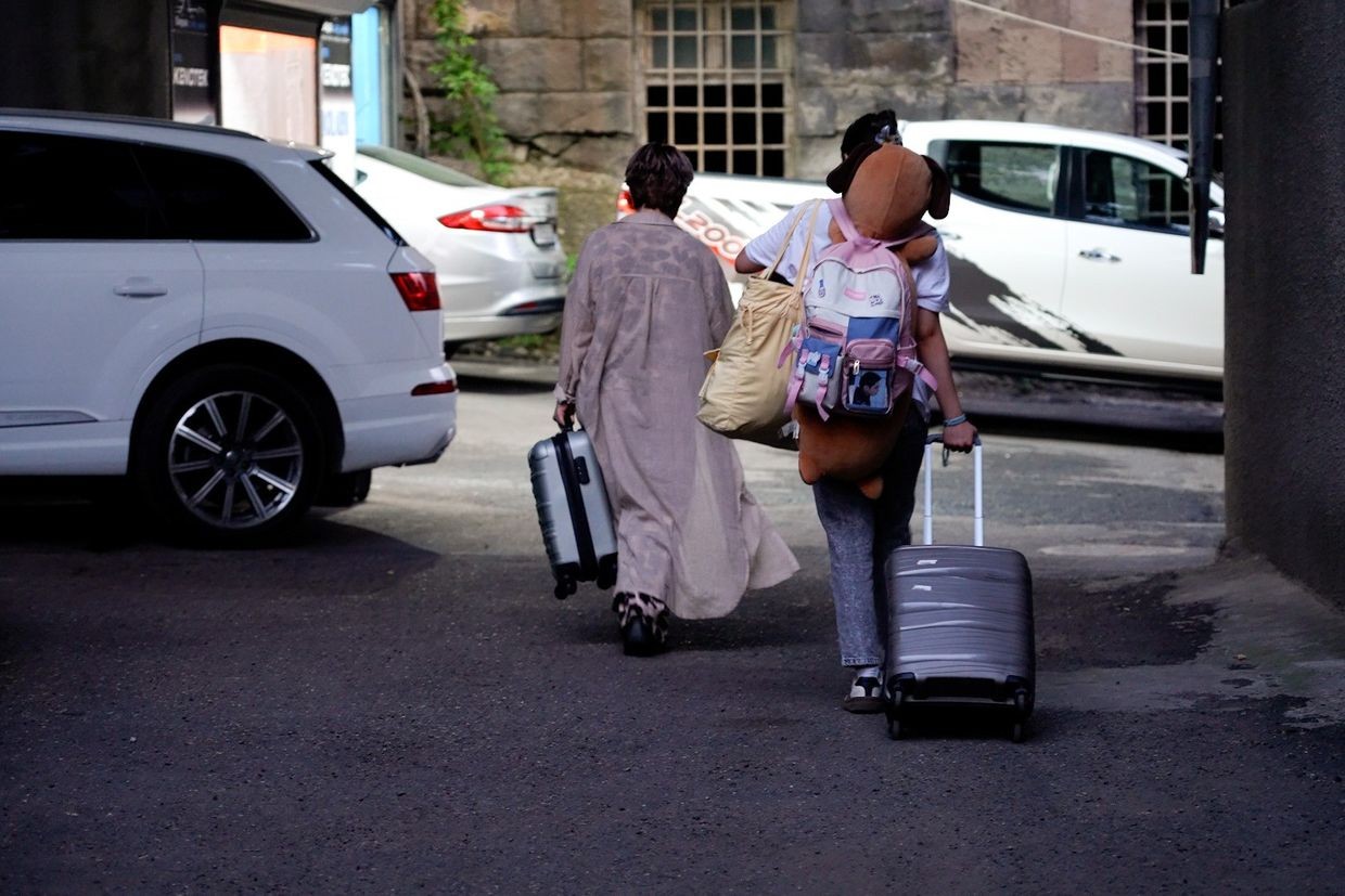 Gohar Aleksanyan leaving Armenia.Photo: Rima Grigoryan/Hetq.