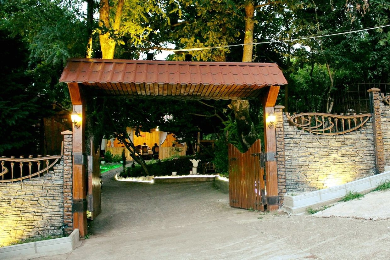 The entrance to the restaurant where the conflict is reported to have taken place. Photo via social media.