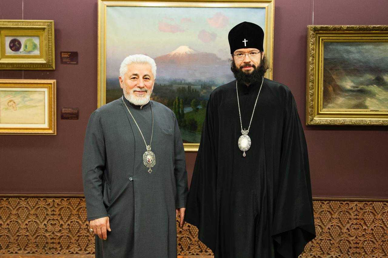 The Primate of the Diocese of Russia and New Nakhichevan, Archbishop Yezras Nersisyan (left) and Metropolitan Anthony of Volokolamsk, Chair of the Department for External Church Relations of the Moscow Patriarchate (right). Official photo.