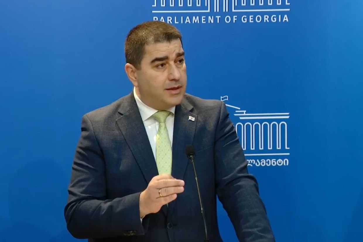 Georgian Parliamentary Speaker Shalva Papuashvili at a press briefing. Official photo.