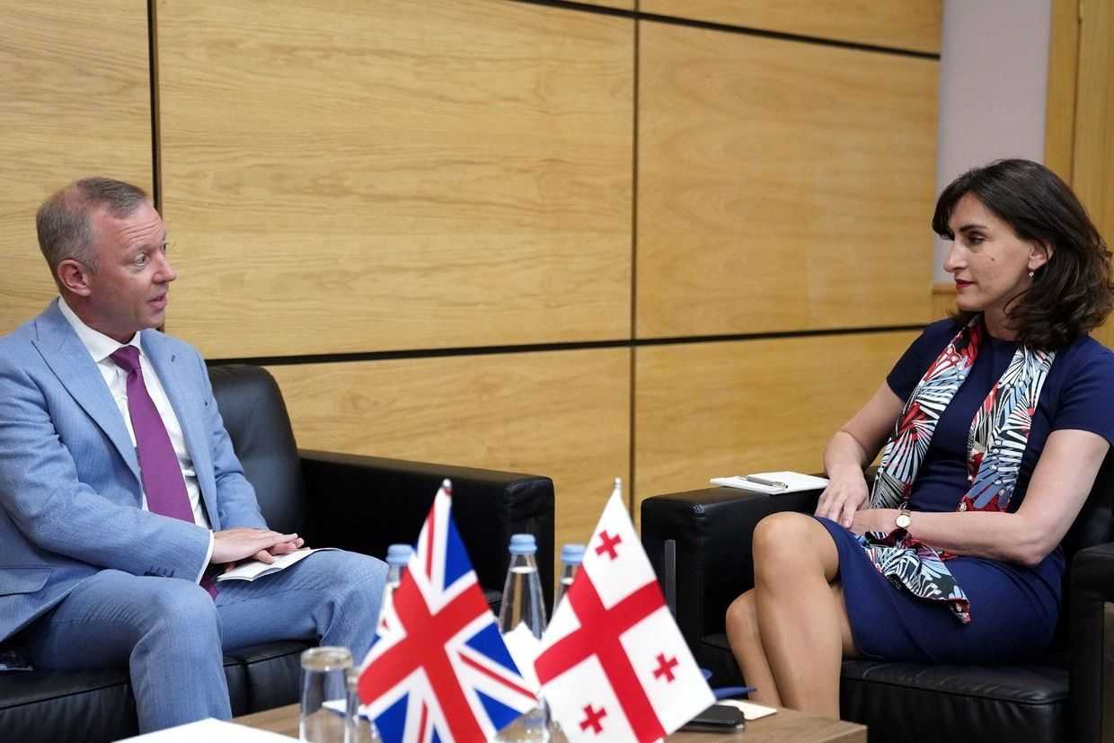 Georgia’s Foreign Minister Maka Botchorishvili and UK Ambassador Gareth Ward. Official photo from the archive.