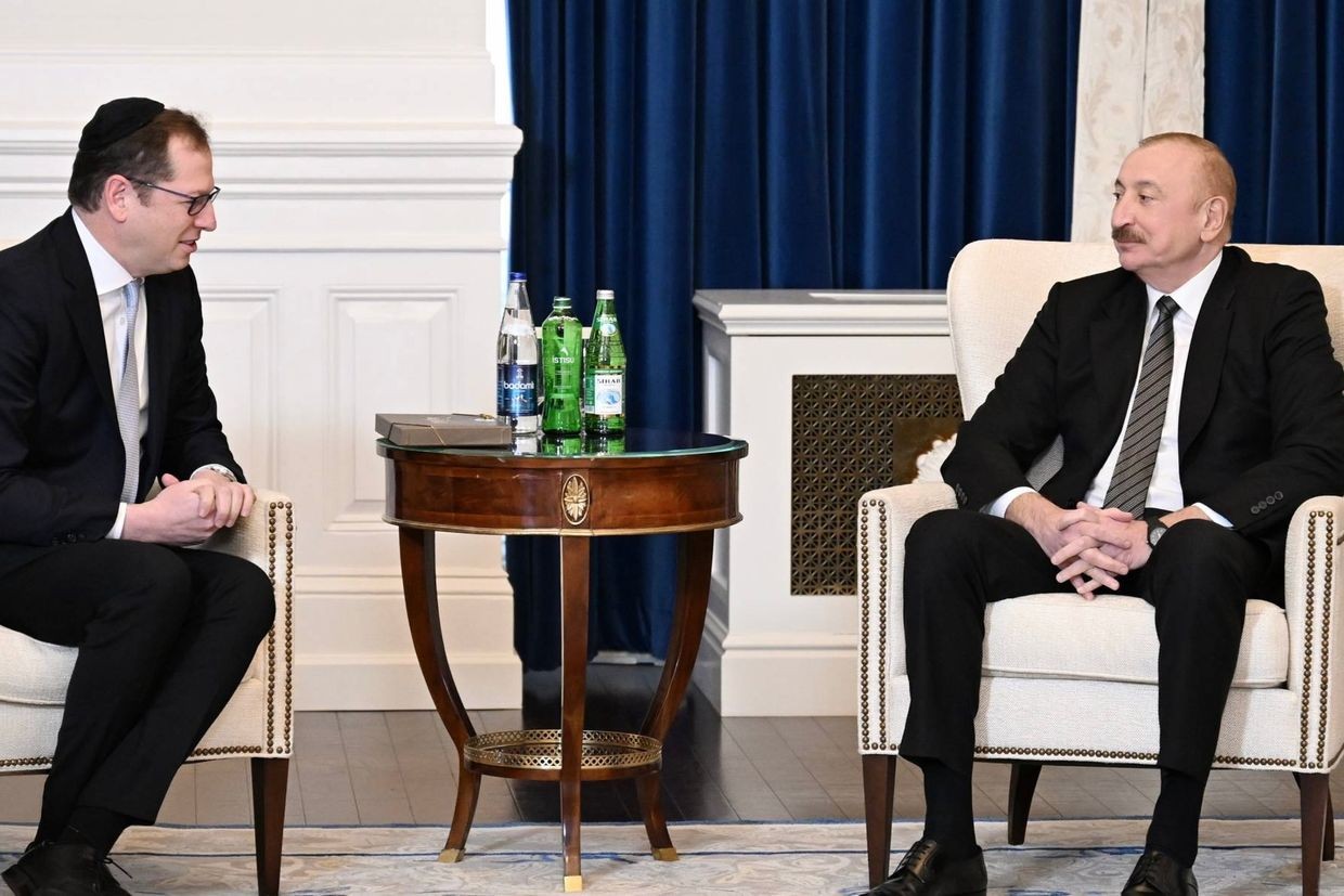 AIPAC CEO Elliot Brandt (left) and Azerbaijani President Ilham Aliyev (right). Official photo.