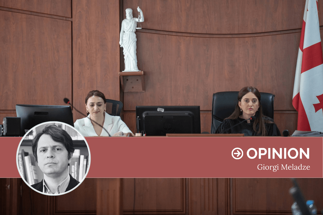 Judge Nino Sakhelashvili (right) during a court hearing in May 2025 for now-imprisoned journalist Mzia Amaghlobeli. Photo: Mariam Nikuradze/OC Media.