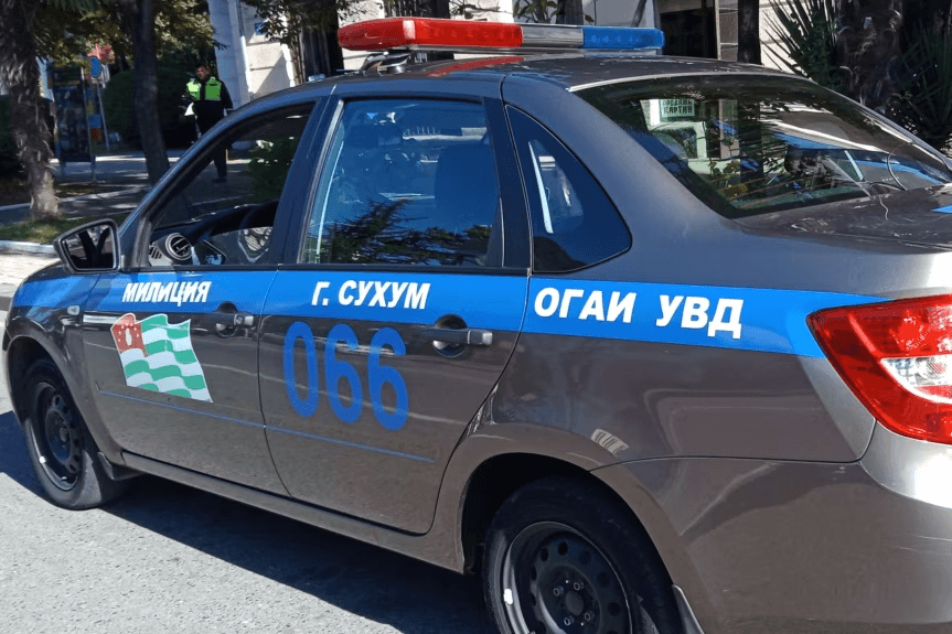 A police patrol car in Sukhumi (Sukhum). Photo: RFE/RL.