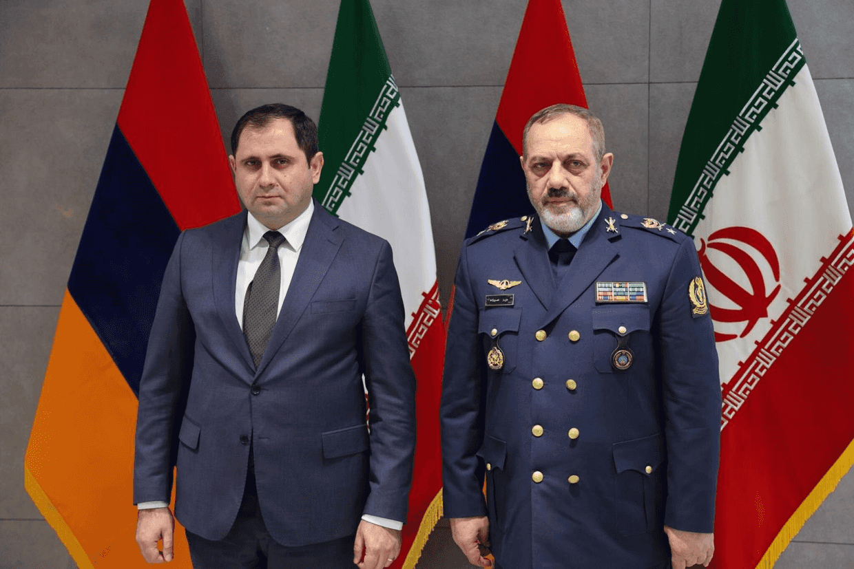 Armenian Defence Minister Suren Papikyan (left) and his Iranian counterpart Aziz Nasirzade (right) during a a visit by Papikyan to Iran in February 2026. Official photo.