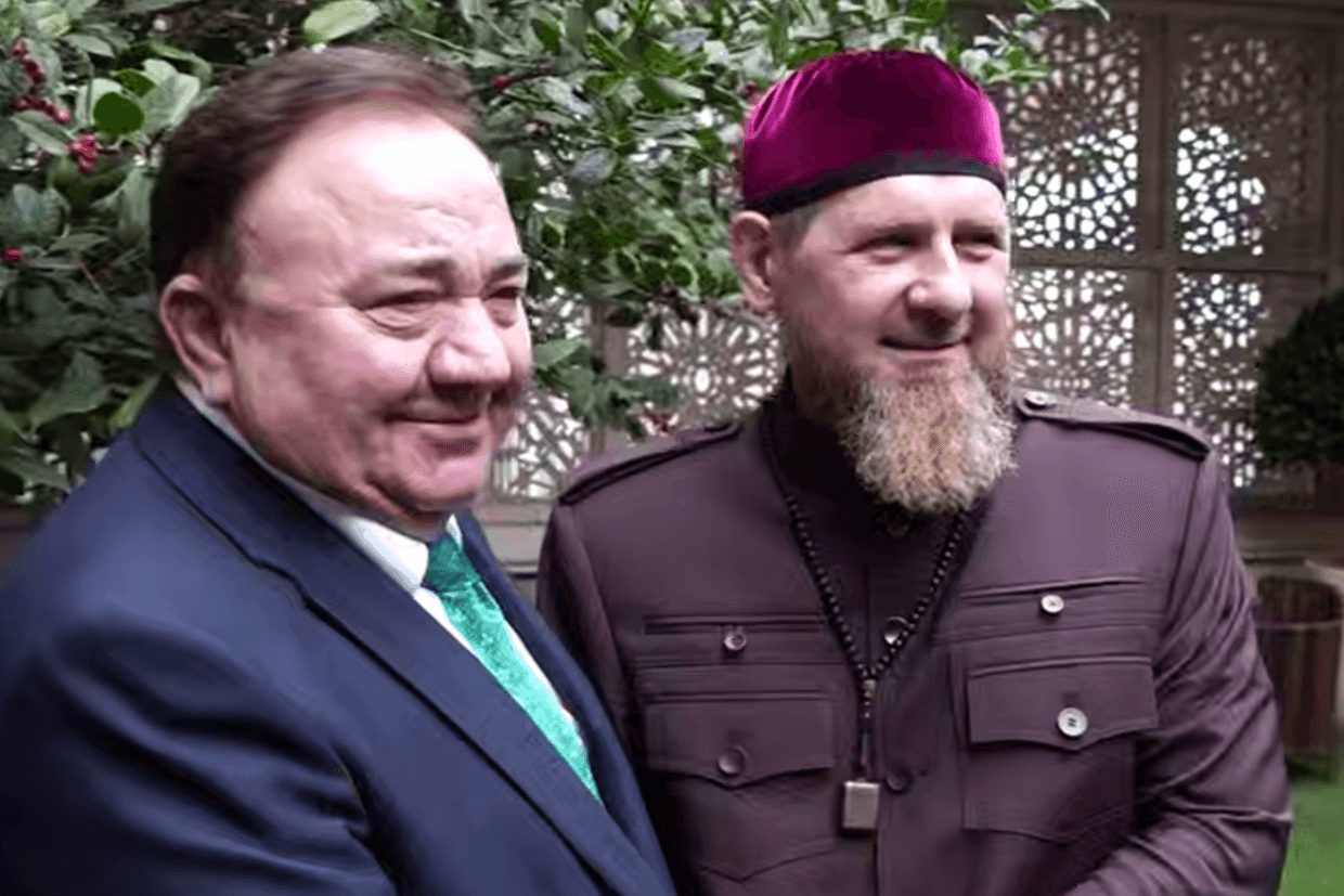 Makhmud-Ali Kalimatov and Ramzan Kadyrov. Screengrab from video.
