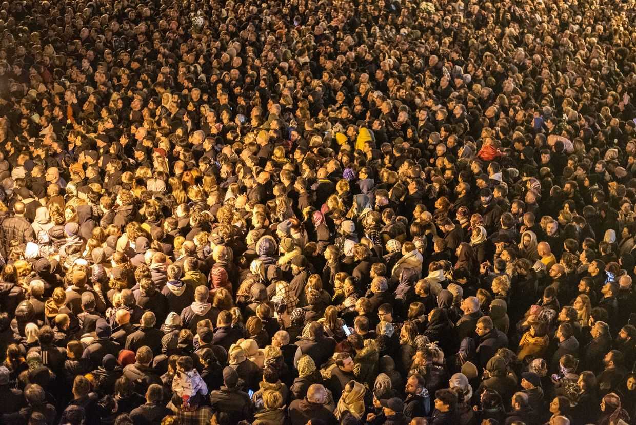 Mourners outside Sameba Cathedral. Photo: Mariam Nikuradze/OC Media.