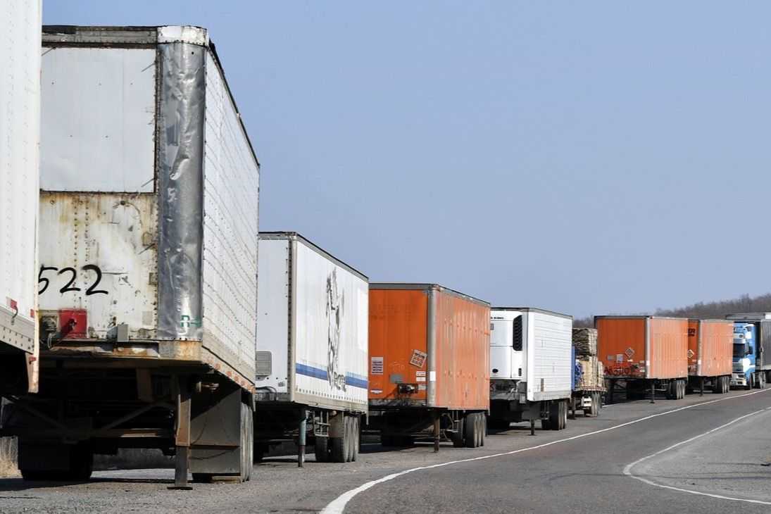 Trucks stuck at the border. Photo: TASS.
