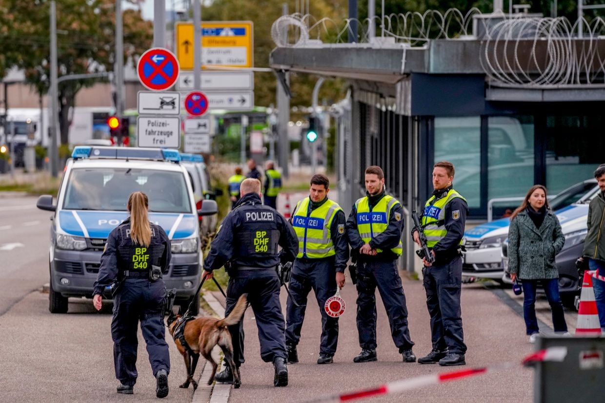 German police officers gather at the border between Germany and France in Kehl, Germany. Photo: AP Photo/Michael Probst.